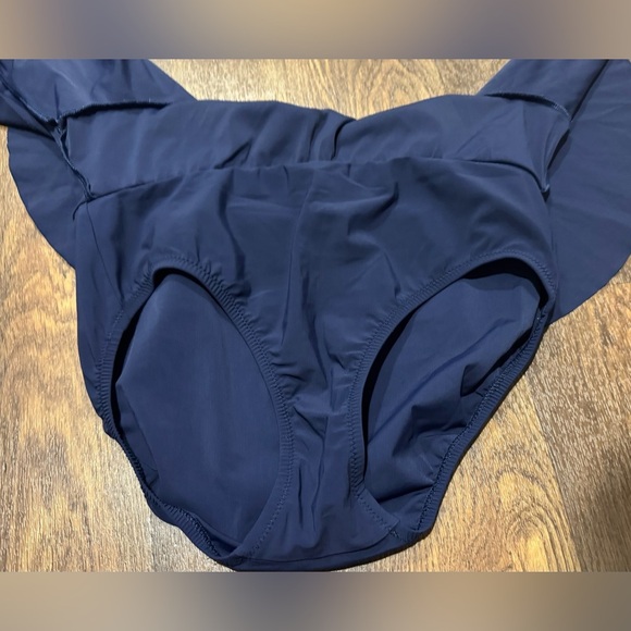 Land’s End Navy Blue Ruffle Tankini and Swim Skirt Size 6 - Picture 10 of 12